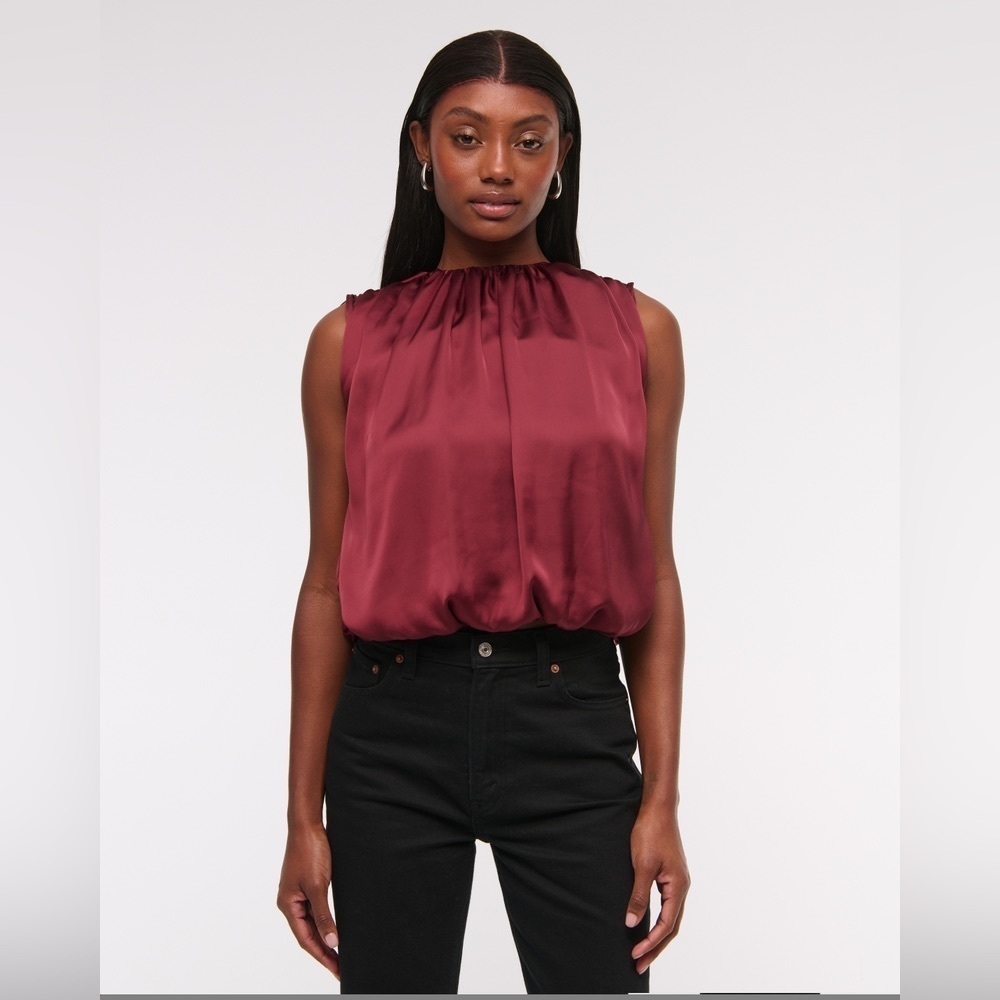 Abercrombie & Fitch Bubble Hem Ruched Satin Top NWT , sz : small